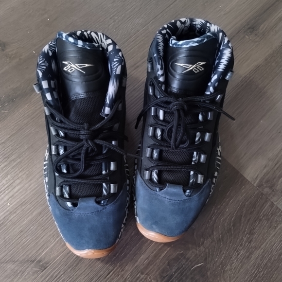 Sz 9 Reebok Question Mid Iverson Rounball Classic Georgetown Hoyas FX4991 - Picture 3 of 13